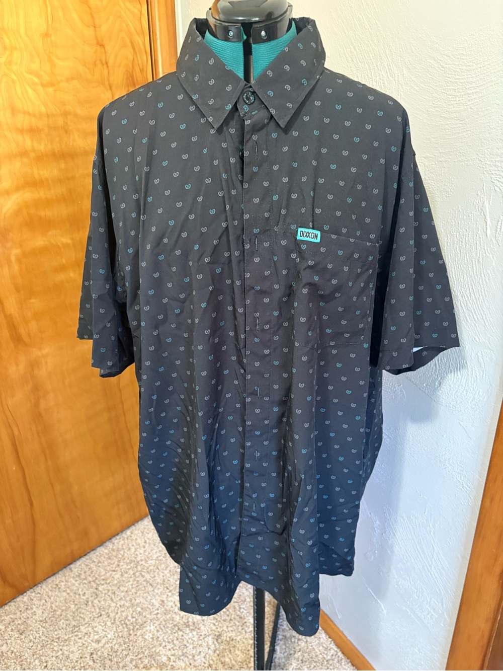 DIXXON Black Short-Sleeve Button-Down Shirt with Teal Accents